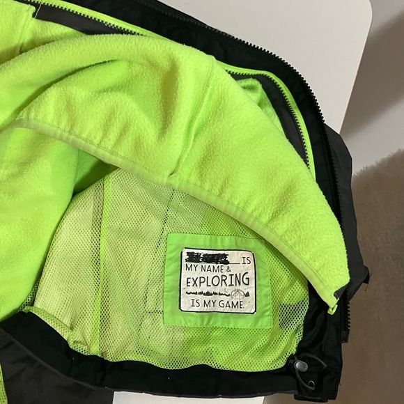 The North Face , boys medium (10/12) hyvent rain jacket with removable fleece - Picture 7 of 7